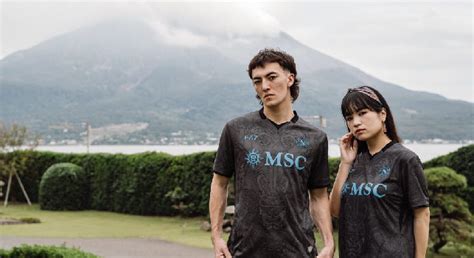 maglia napoli versace|Terza maglia Napoli: il club svela la nuova divisa, un capolavoro .